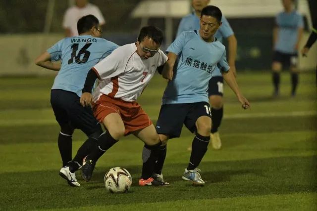 布朗41分广厦胜辽宁 于德豪16分山东胜同曦