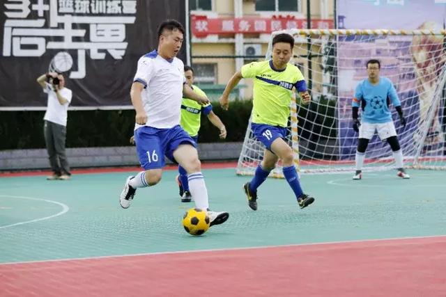 萨林杰23+20北控遭山东逆转 状元谢智杰17分