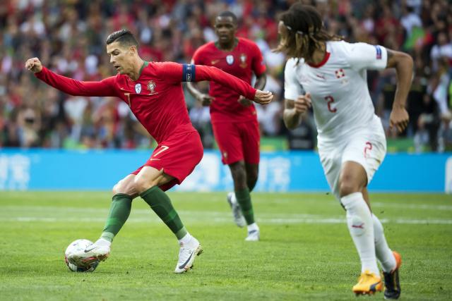 TA：姆巴佩射丢点球后情绪低落 赛后未感谢球迷